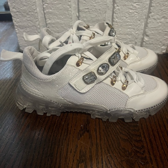 NWOT Monnalisa girls white jeweled leather sneakers. Euro size 36/US 4. - Picture 3 of 7